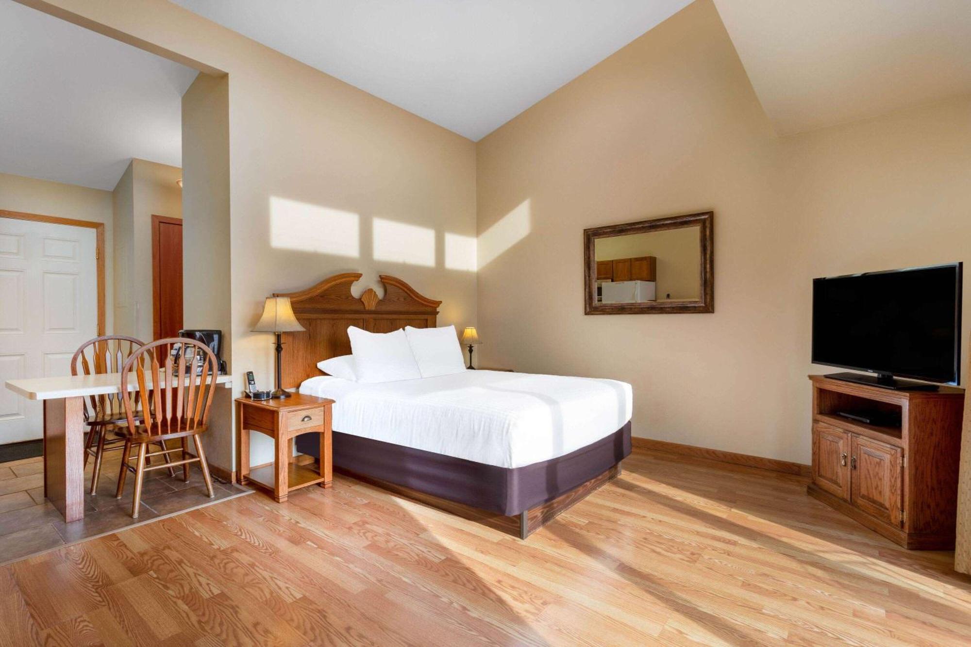 Готель Tamarack Wisconsin Dells, A Ramada By Wyndham Лейк-Делтон Екстер'єр фото